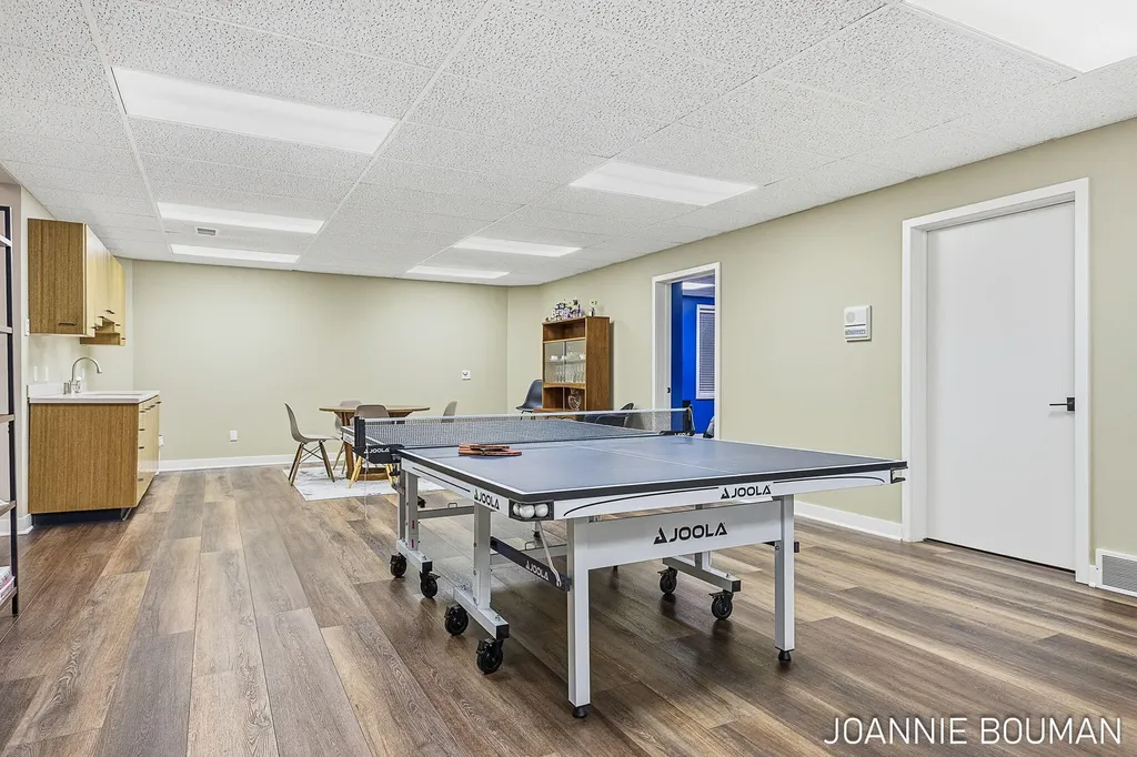 792 Pine Bay Avenue Park Township MI 49424