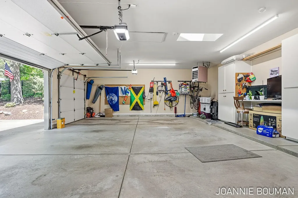 792 Pine Bay Avenue Park Township MI 49424