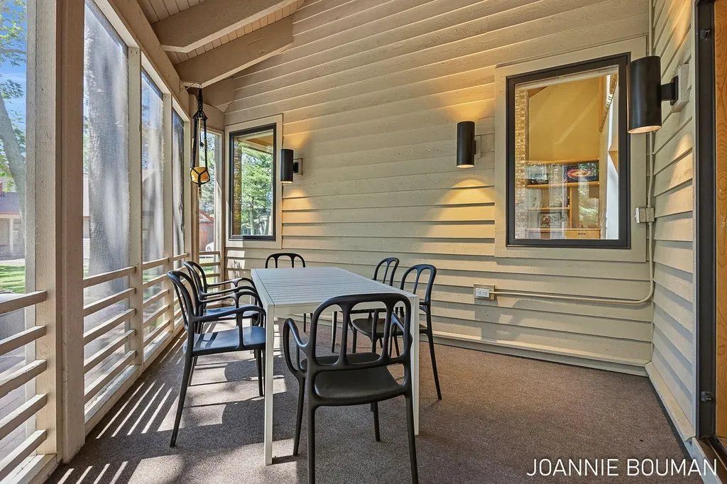 792 Pine Bay Avenue Park Township MI 49424