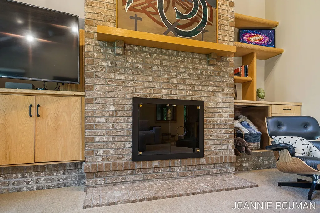 792 Pine Bay Avenue Park Township MI 49424