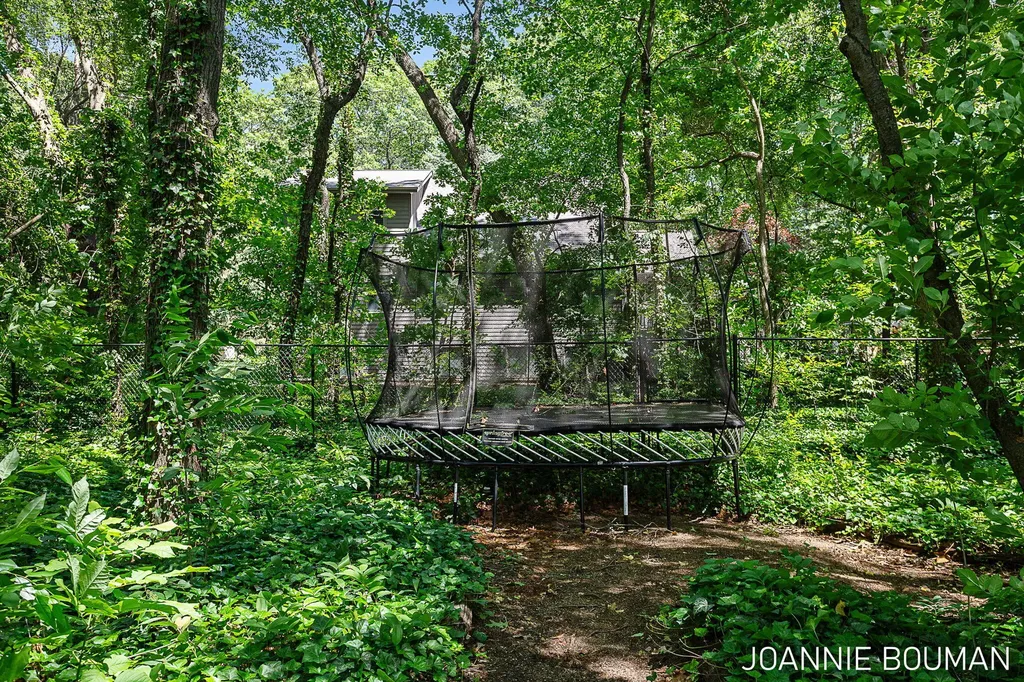 792 Pine Bay Avenue Park Township MI 49424