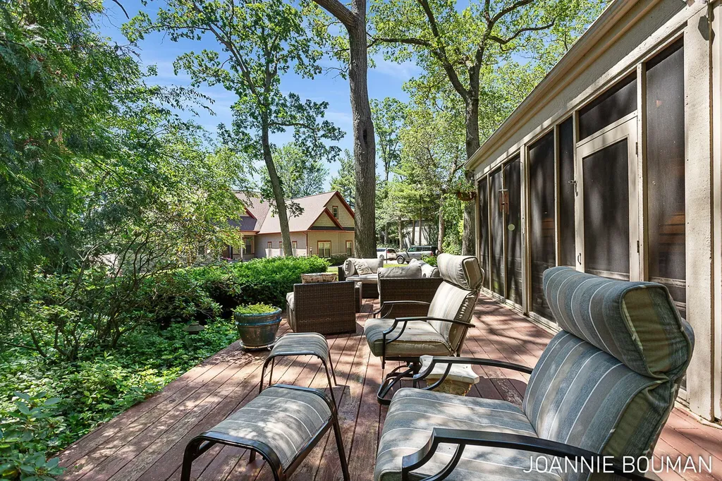 792 Pine Bay Avenue Park Township MI 49424
