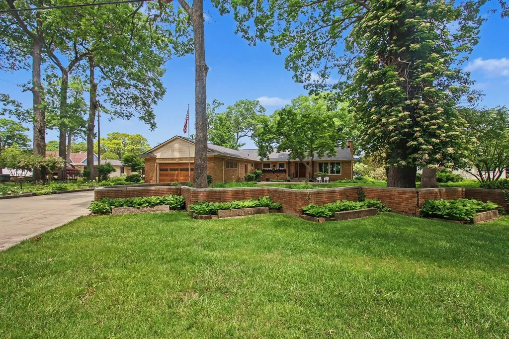 3844 Highgate Road Norton Shores City MI 49441