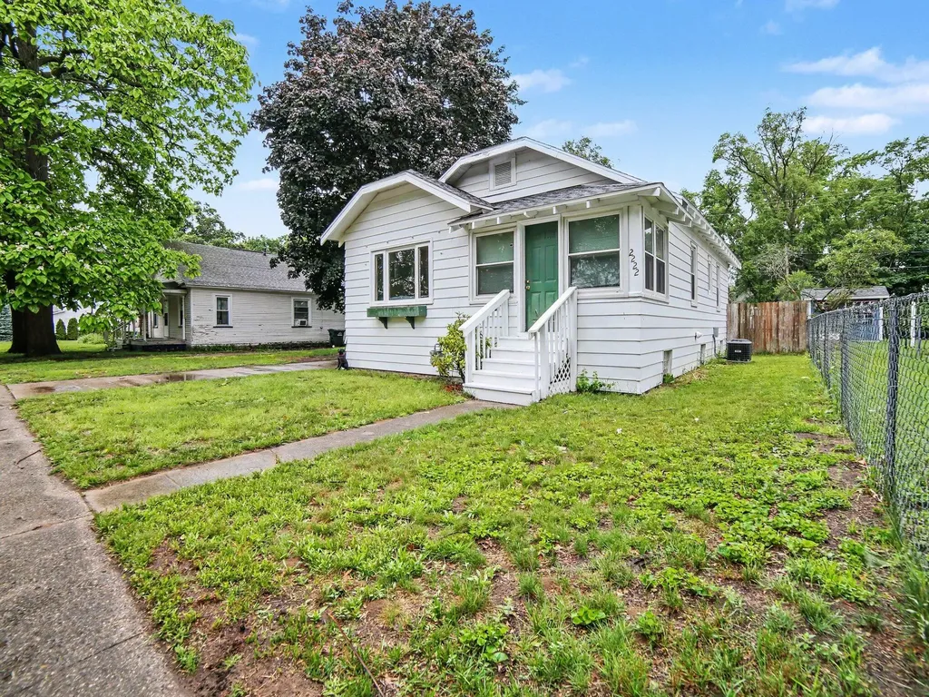 2222 Crozier Avenue Muskegon City MI 49441