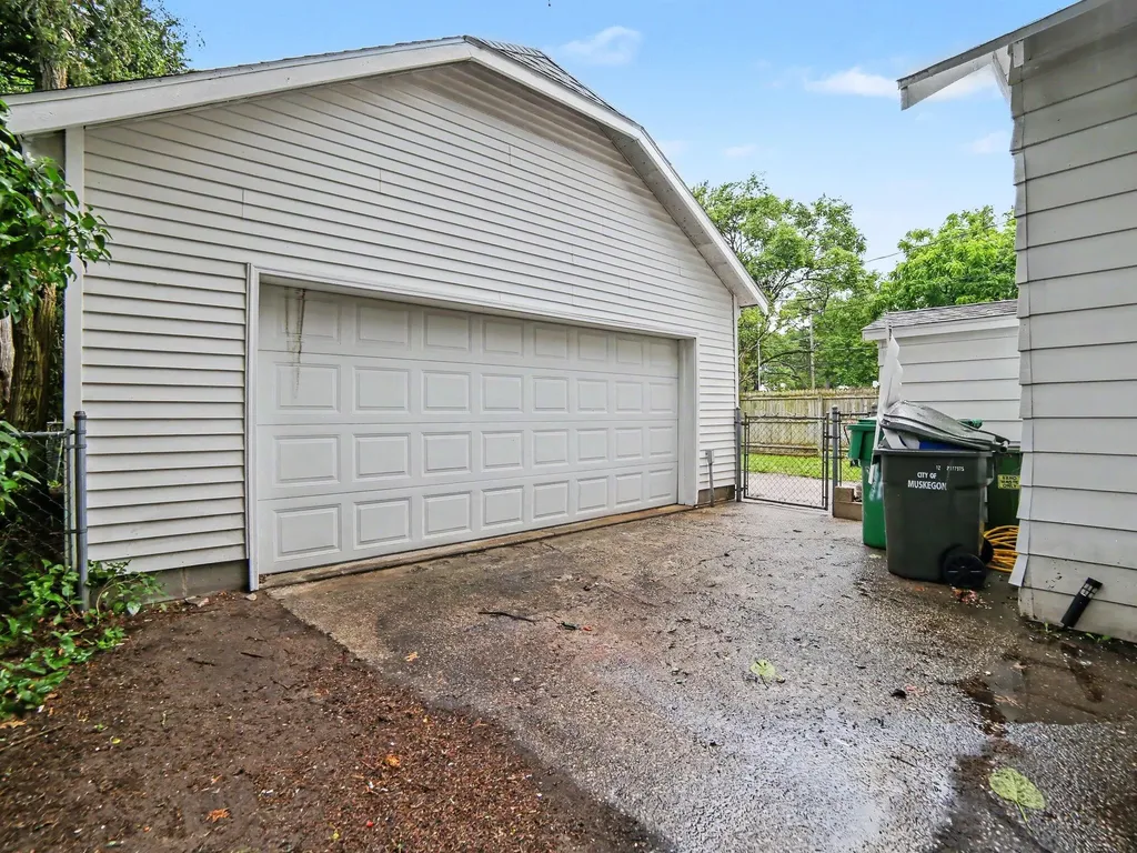 2222 Crozier Avenue Muskegon City MI 49441
