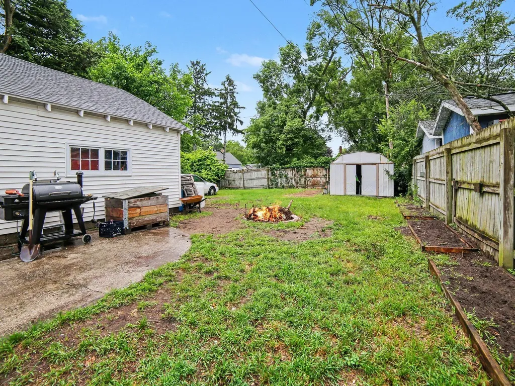 2222 Crozier Avenue Muskegon City MI 49441