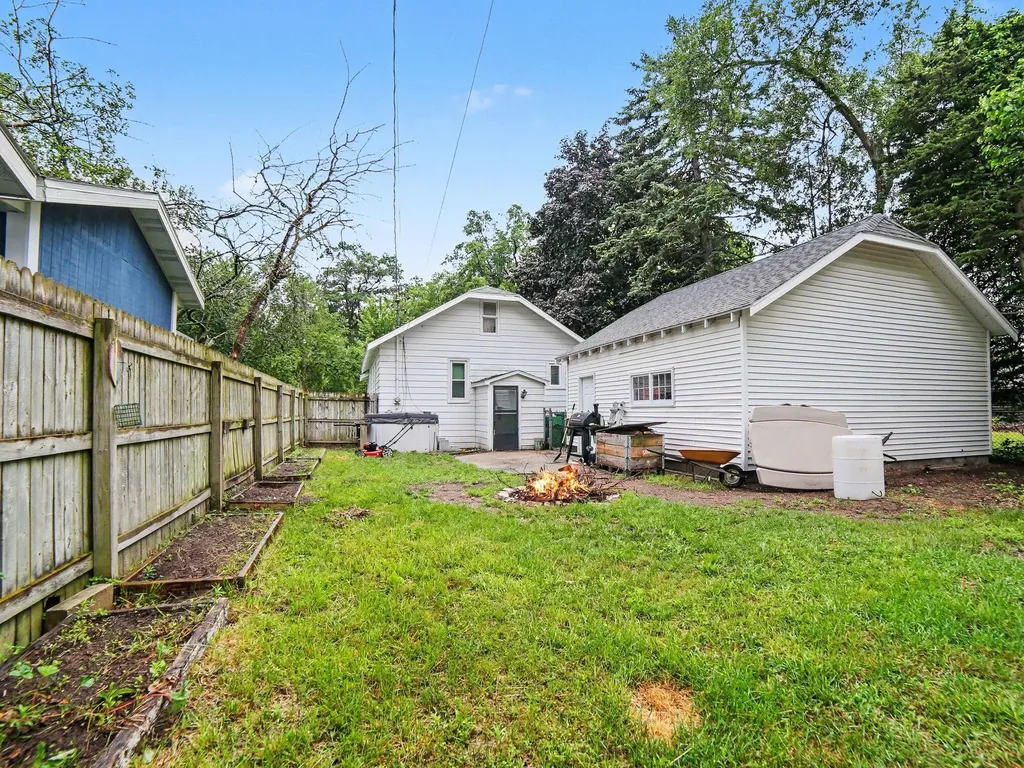 2222 Crozier Avenue Muskegon City MI 49441