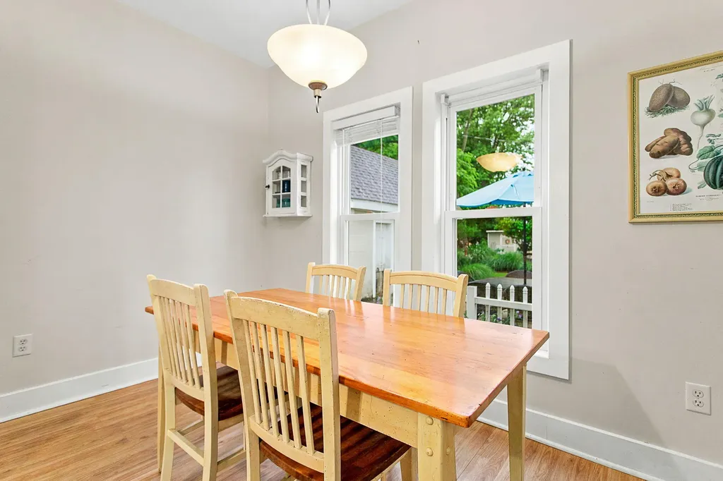 862 Saint Joseph Street South Haven City MI 49090