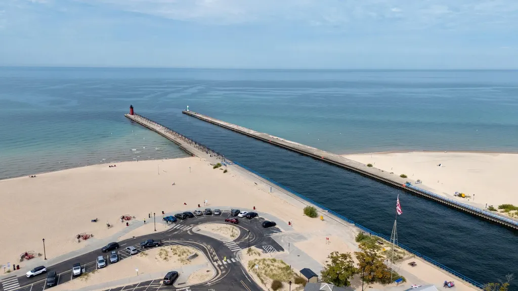 862 Saint Joseph Street South Haven City MI 49090