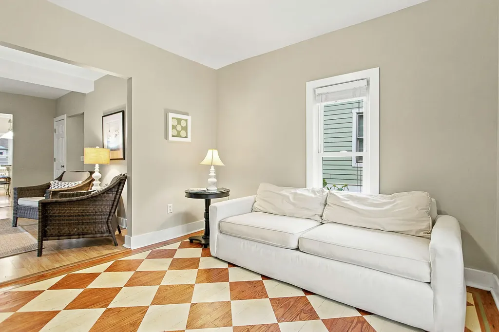 862 Saint Joseph Street South Haven City MI 49090