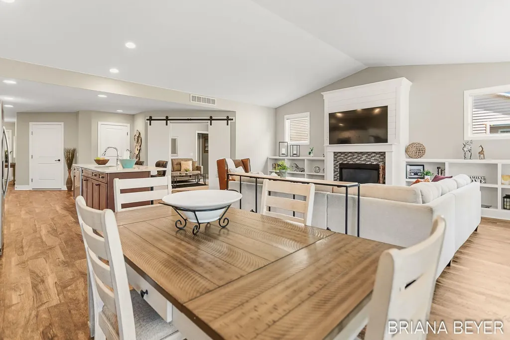 11494 S Lake Drive Holland Charter Township MI 49424