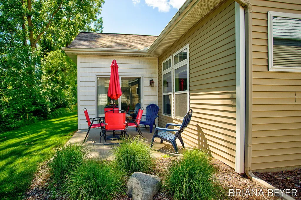 11494 S Lake Drive Holland Charter Township MI 49424
