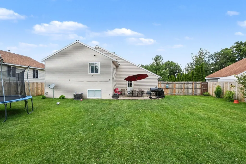 1152 E 12th Street Holland City MI 49423