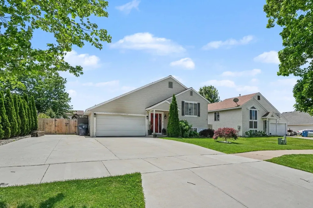 1152 E 12th Street Holland City MI 49423