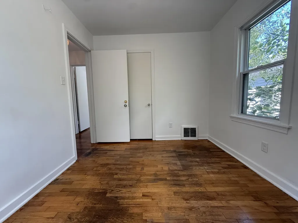 1520 Bronx Avenue Kalamazoo Charter Township MI 49048