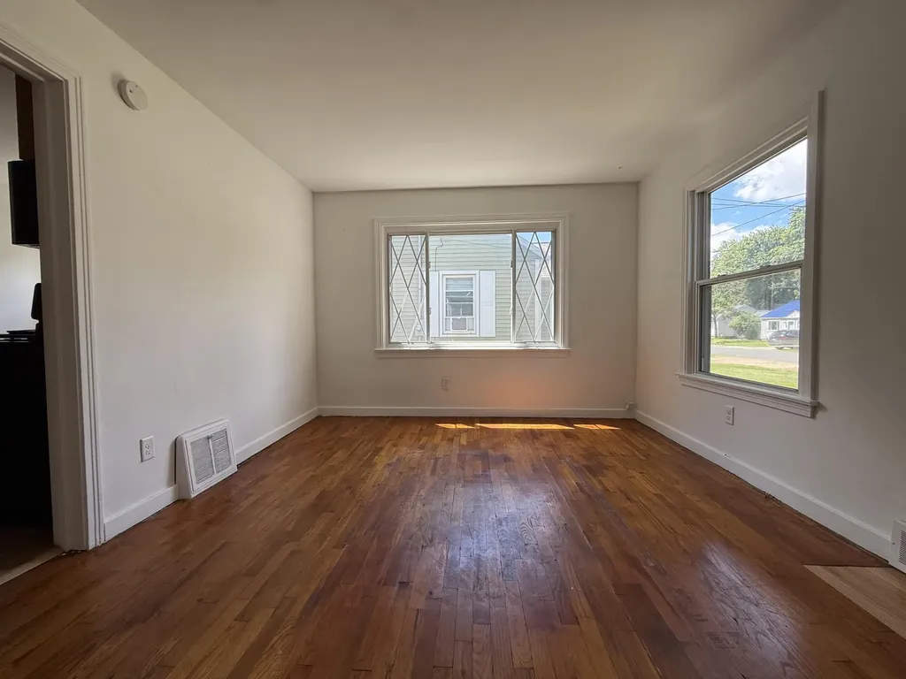 1520 Bronx Avenue Kalamazoo Charter Township MI 49048