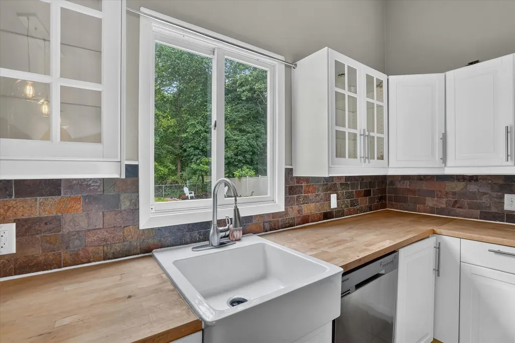 5802 Montebello Avenue Meridian Charter Township MI 48840