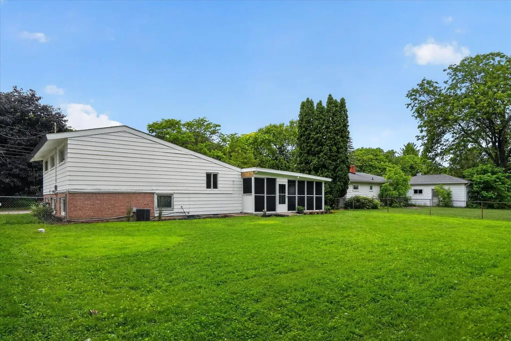 5802 Montebello Avenue Meridian Charter Township MI 48840