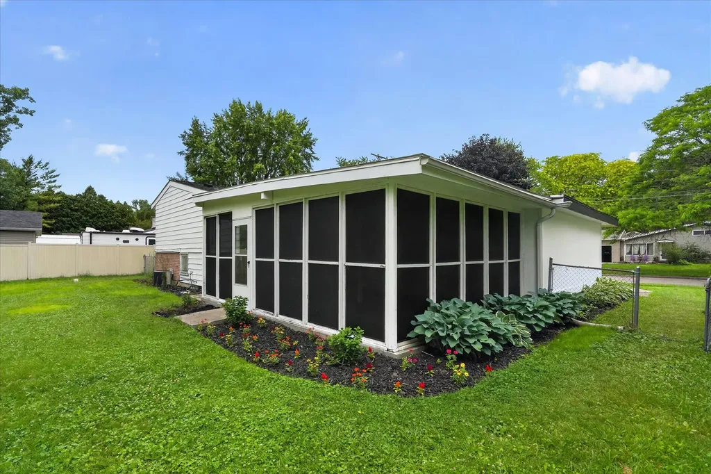 5802 Montebello Avenue Meridian Charter Township MI 48840