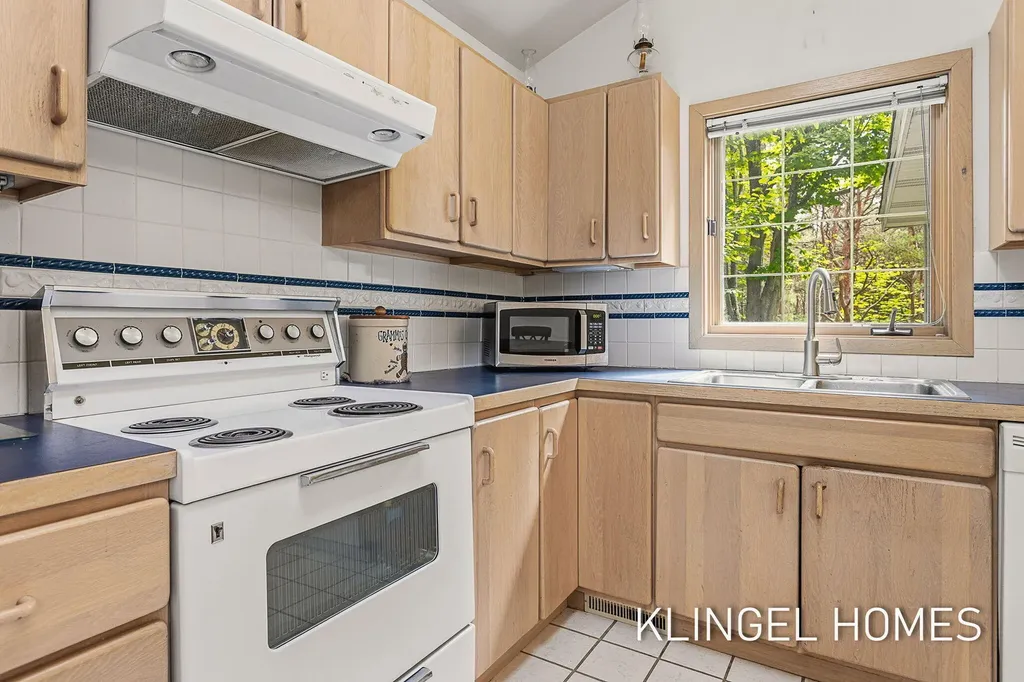 9292 Lakeshore Avenue Port Sheldon Township MI 49460