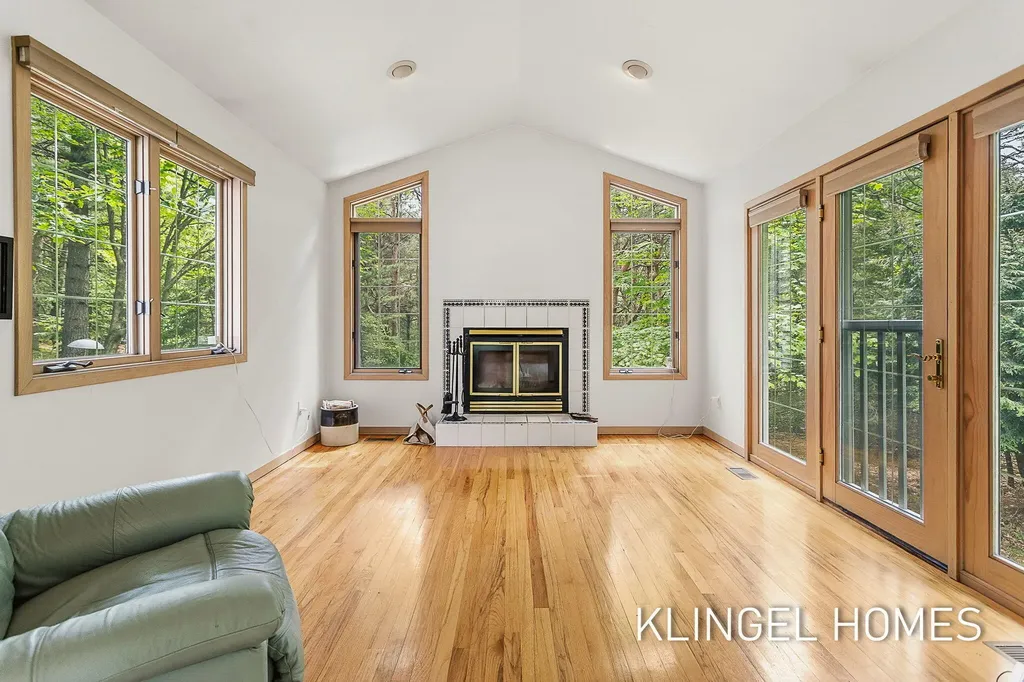 9292 Lakeshore Avenue Port Sheldon Township MI 49460
