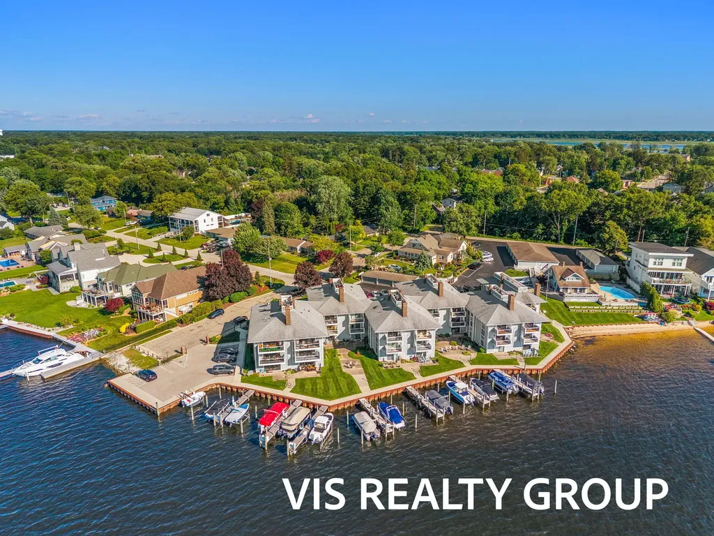 400 Lakeview Court Spring Lake Village MI 49456