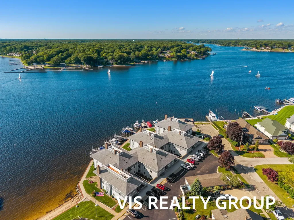 400 Lakeview Court Spring Lake Village MI 49456