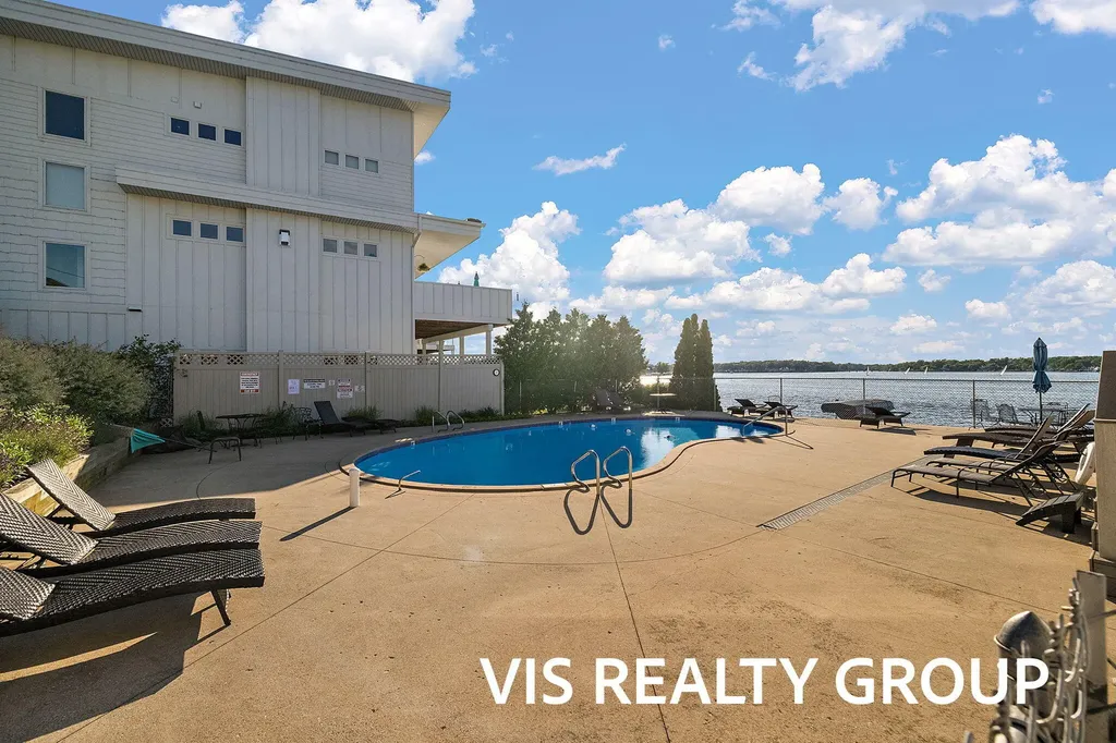 400 Lakeview Court Spring Lake Village MI 49456