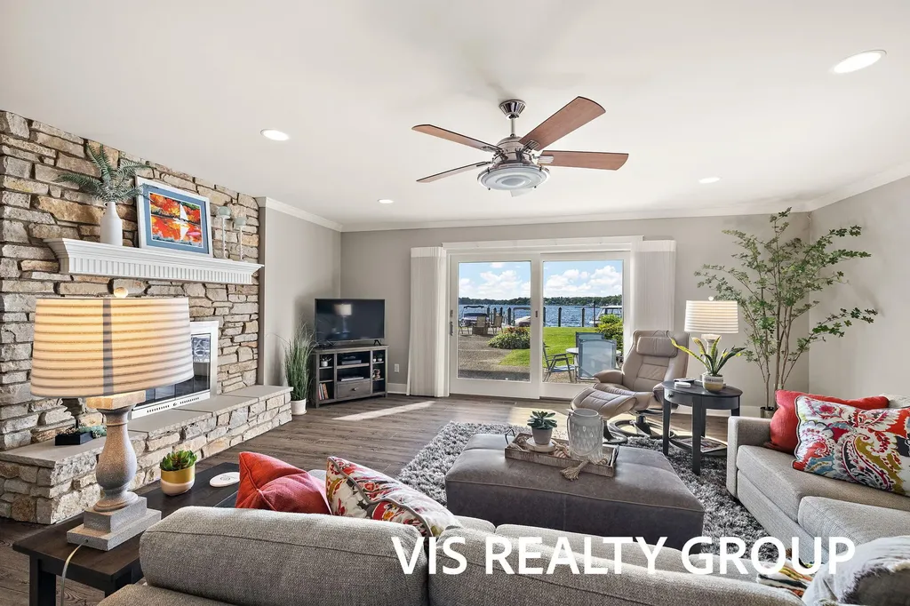 400 Lakeview Court Spring Lake Village MI 49456