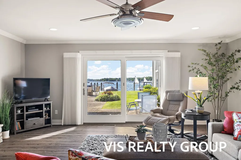 400 Lakeview Court Spring Lake Village MI 49456