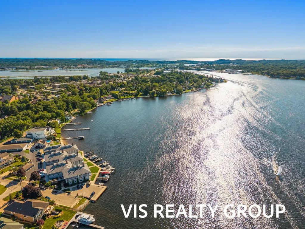 400 Lakeview Court Spring Lake Village MI 49456