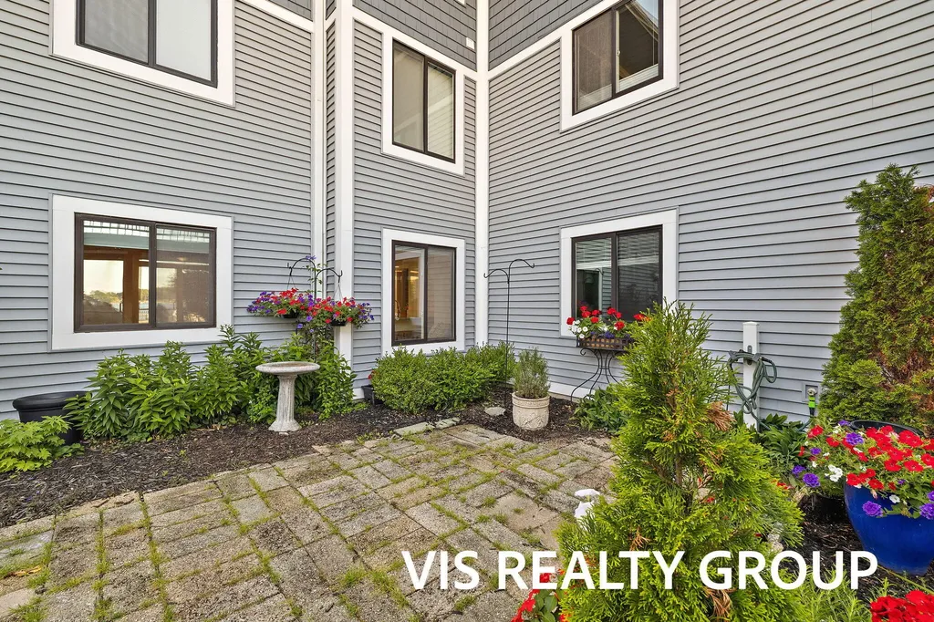 400 Lakeview Court Spring Lake Village MI 49456