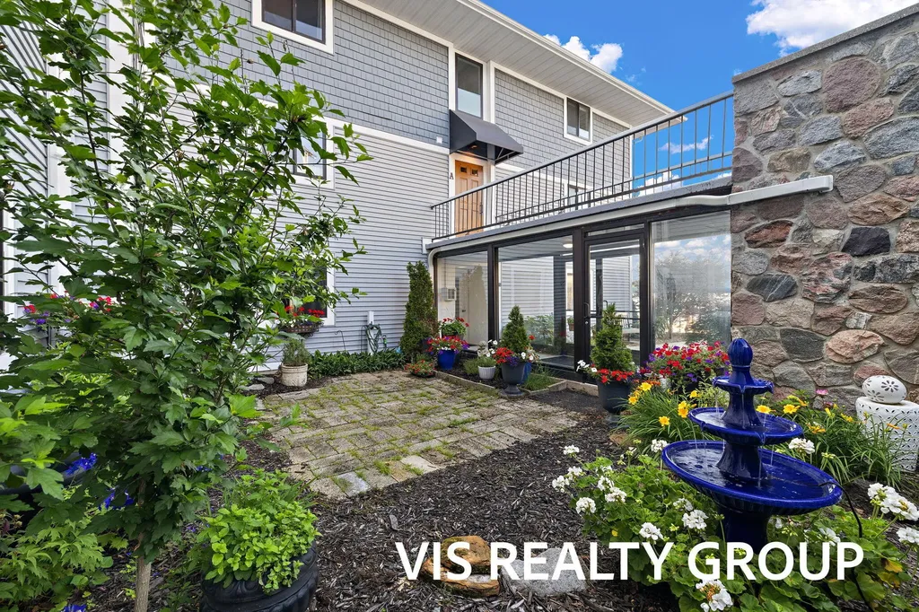 400 Lakeview Court Spring Lake Village MI 49456