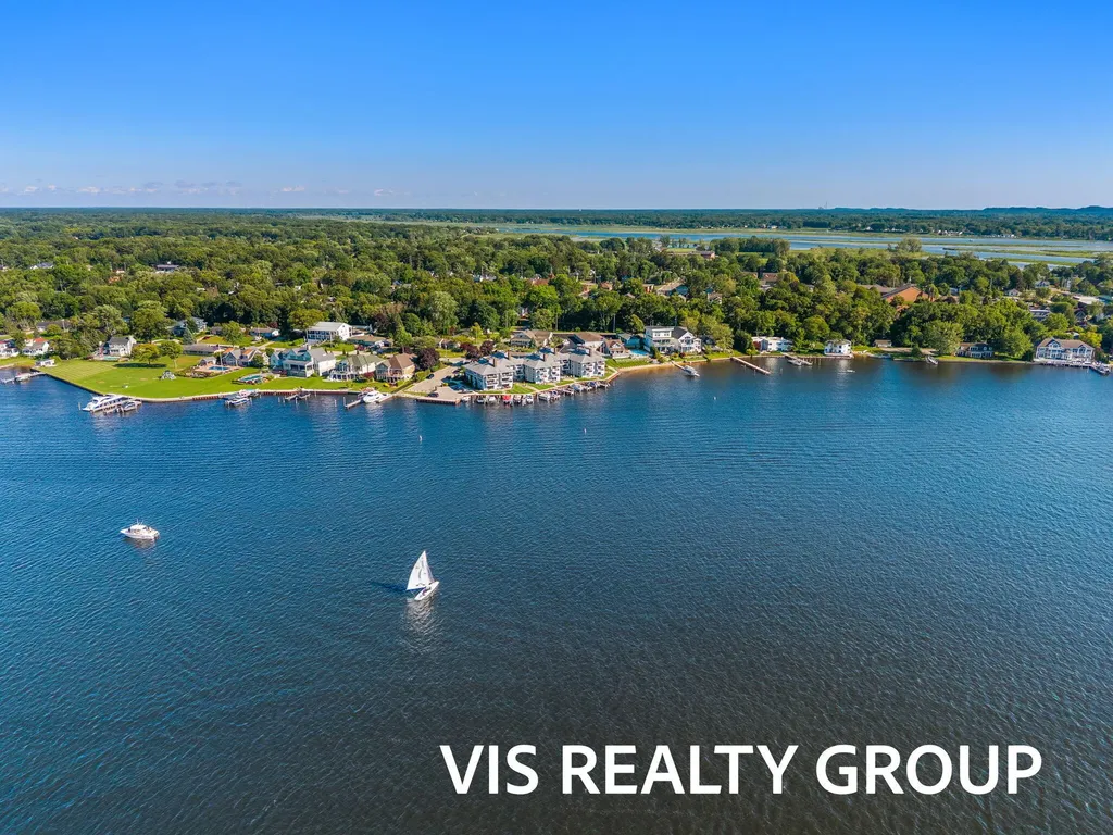 400 Lakeview Court Spring Lake Village MI 49456