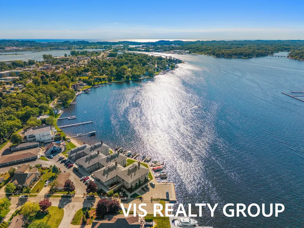 400 Lakeview Court Spring Lake Village MI 49456