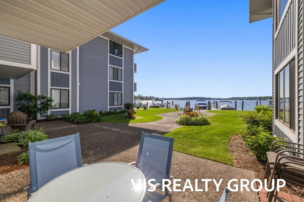 400 Lakeview Court Spring Lake Village MI 49456