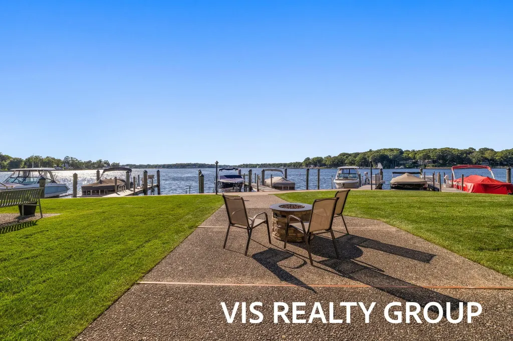 400 Lakeview Court Spring Lake Village MI 49456
