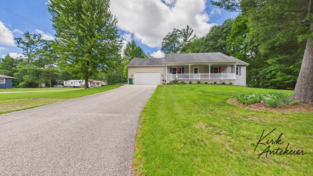 1663 Hansen Street Laketon Township MI 49445