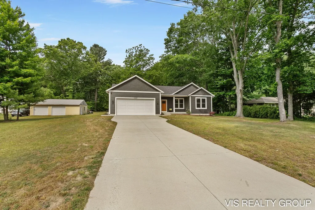 13407 152nd Avenue Grand Haven Charter Township MI 49417