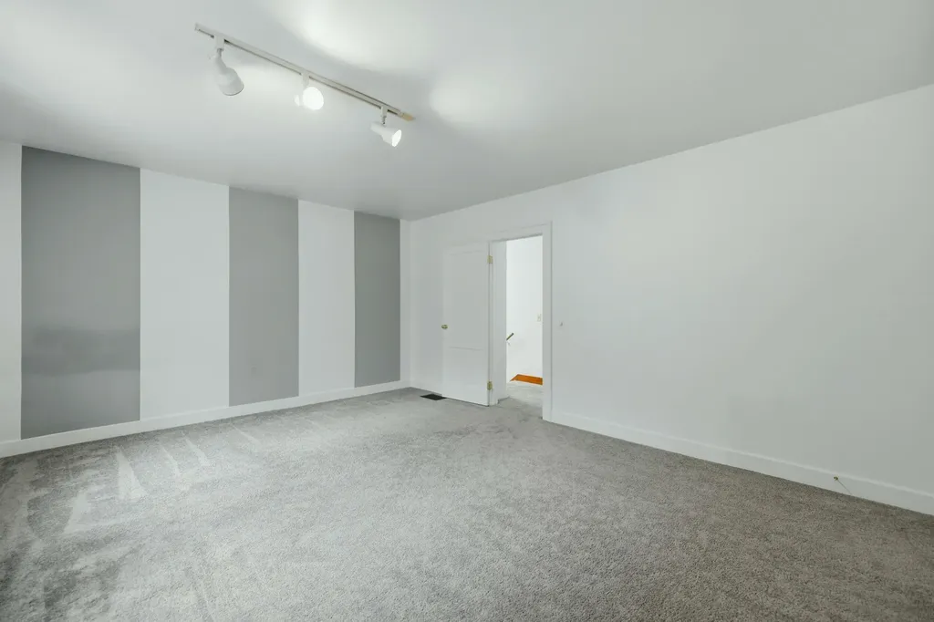 249 NE Fairbanks Street NE Grand Rapids City MI 49503