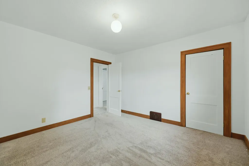 249 NE Fairbanks Street NE Grand Rapids City MI 49503