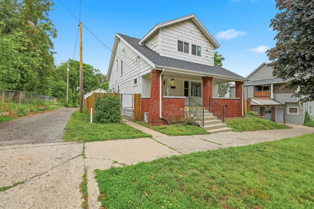 249 NE Fairbanks Street NE Grand Rapids City MI 49503