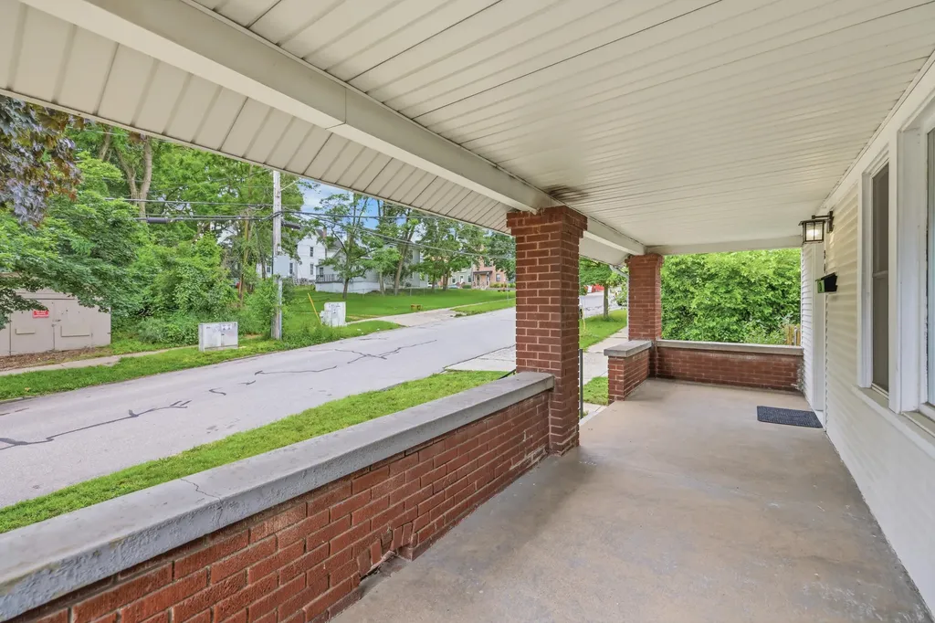 249 NE Fairbanks Street NE Grand Rapids City MI 49503
