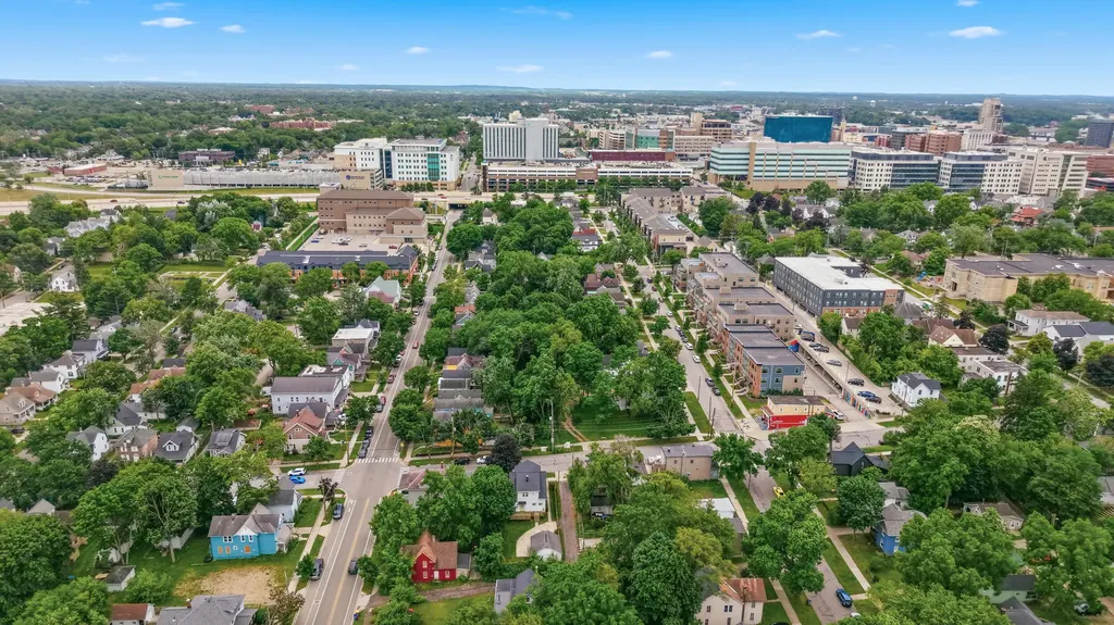 249 NE Fairbanks Street NE Grand Rapids City MI 49503