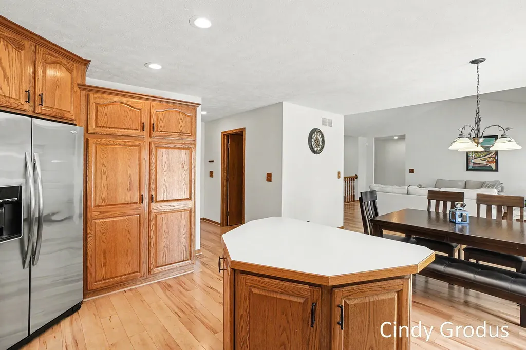 975 Bluff Lake Drive Zeeland Charter Township MI 49464