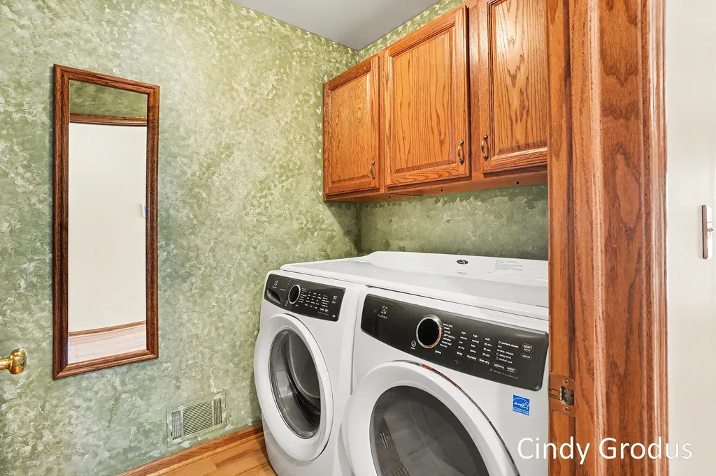 975 Bluff Lake Drive Zeeland Charter Township MI 49464