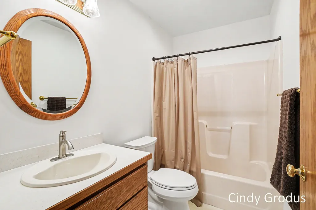 975 Bluff Lake Drive Zeeland Charter Township MI 49464