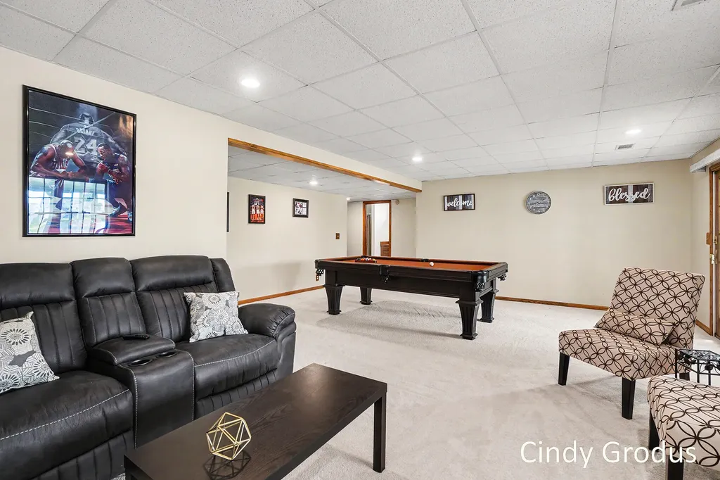 975 Bluff Lake Drive Zeeland Charter Township MI 49464