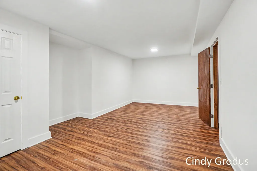 975 Bluff Lake Drive Zeeland Charter Township MI 49464