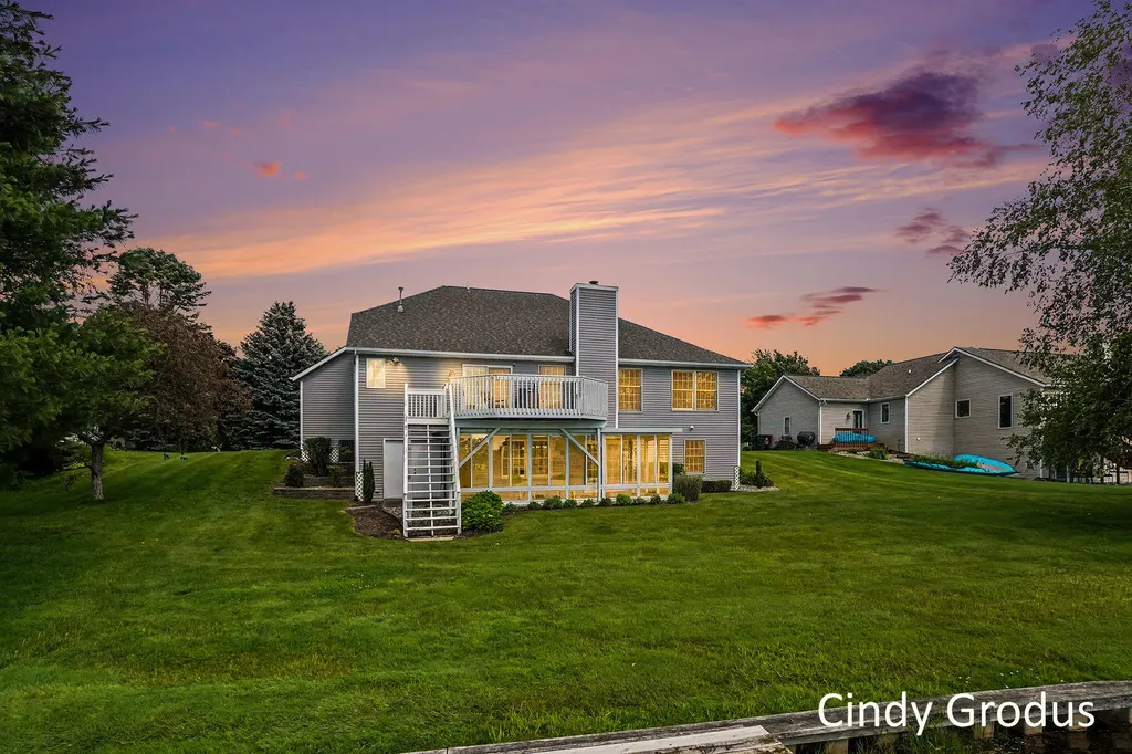 975 Bluff Lake Drive Zeeland Charter Township MI 49464
